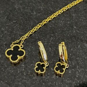 Elegant Gold and Black Clover Jewelry Set